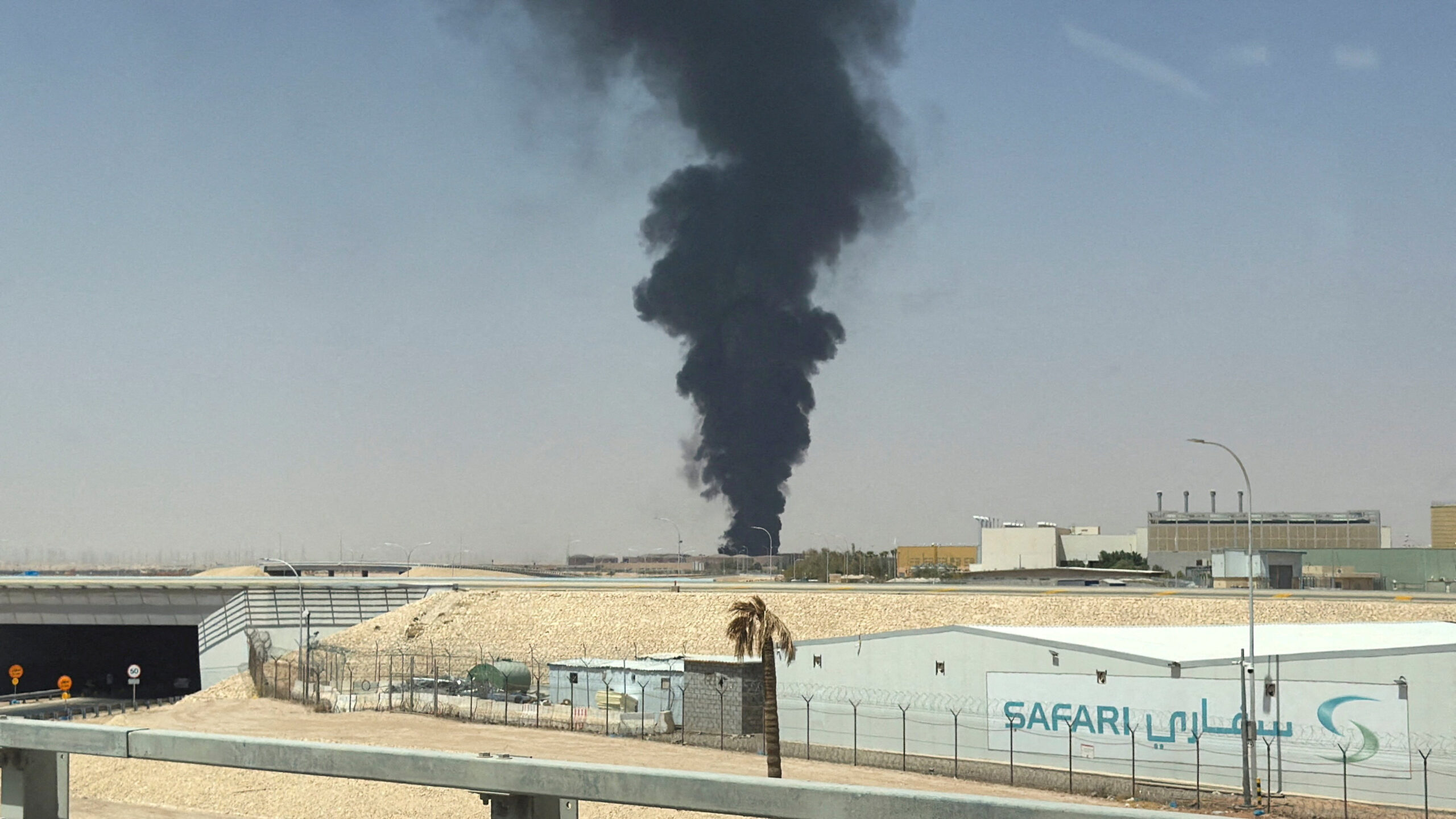 Arábia Saudita diz ter interceptado míssil lançado pelos Houthis contra Riad