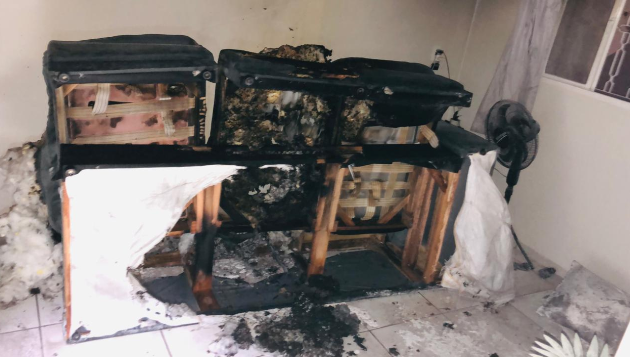 Homem é preso por atear fogo na casa após discussão com a companheira