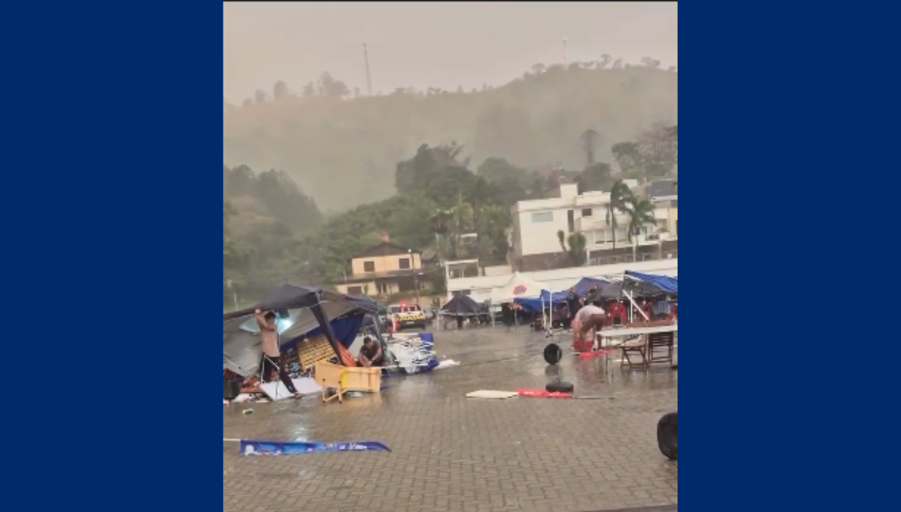 Tempestade destrói barracas de feira em Águas de Lindóia