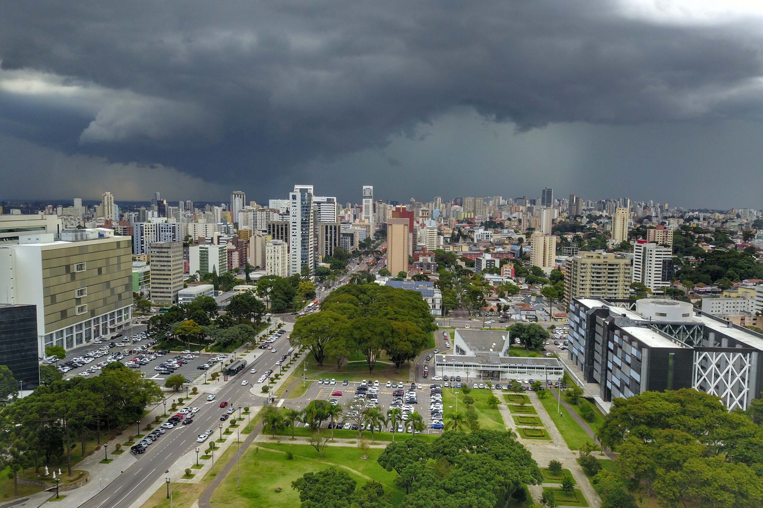 Vai chover hoje? Veja a previsão para o Paraná nos próximos dias