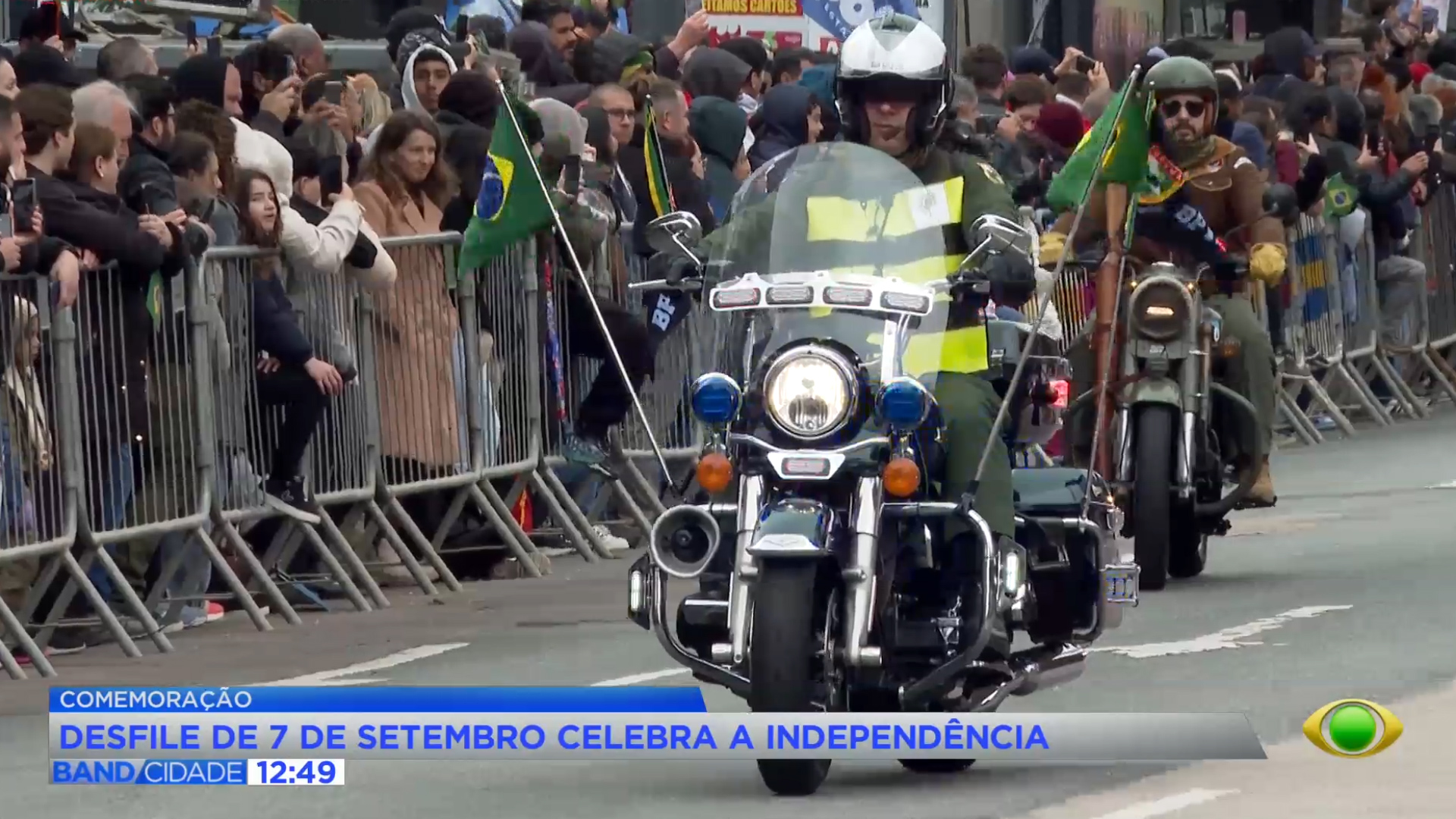 Curitiba leva 30 mil pessoas ao desfile de 7 de Setembro