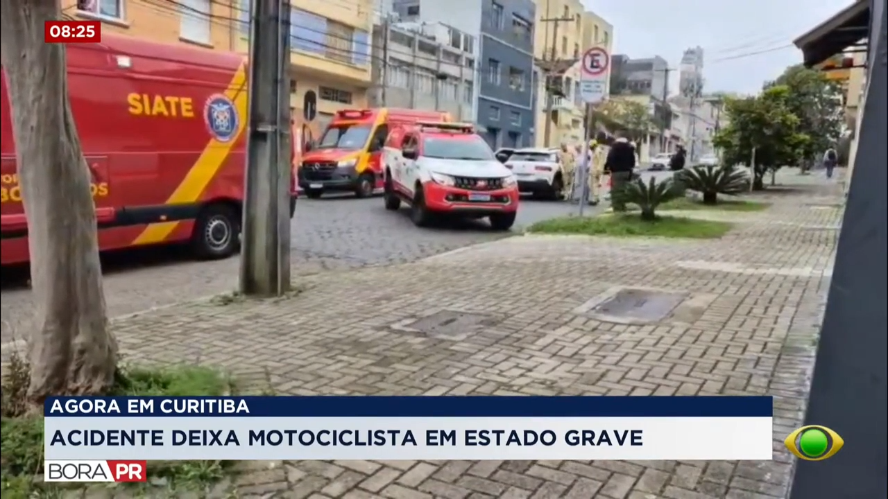Motociclista sofre trauma no crânio após acidente no Centro de Curitiba