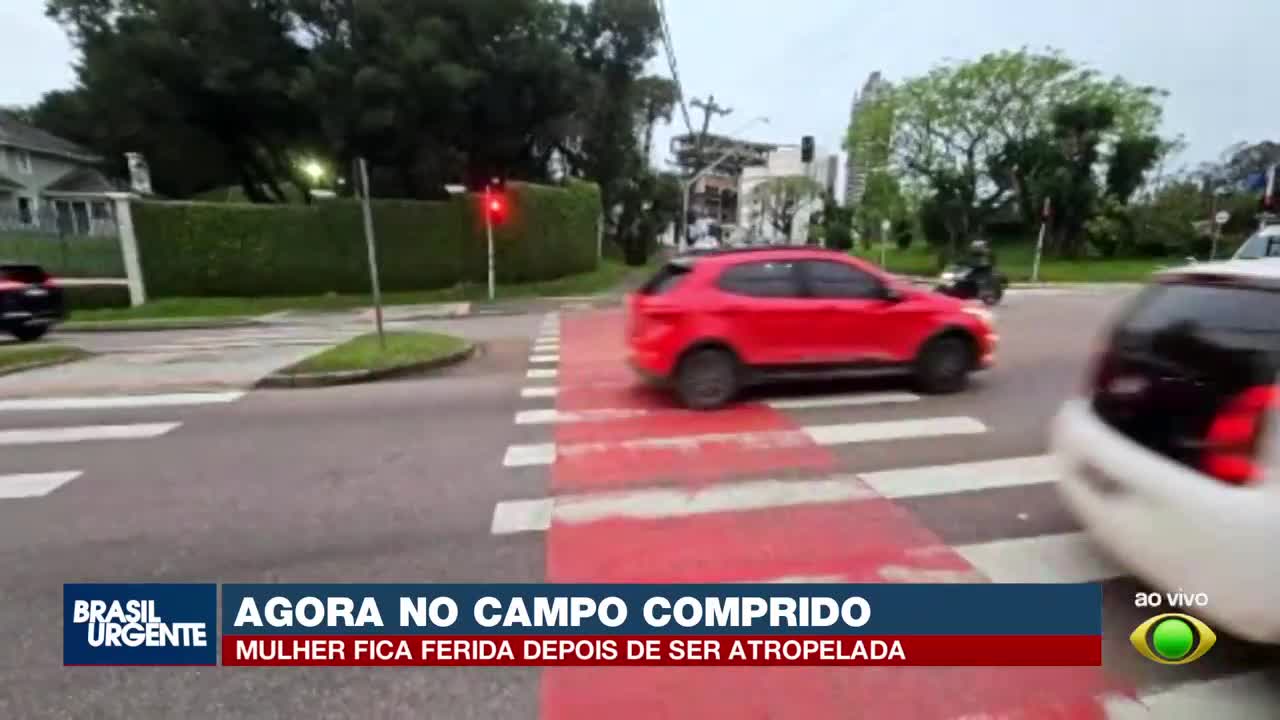 Mulher é atropelada após atravessar com sinal vermelho no Campo Comprido