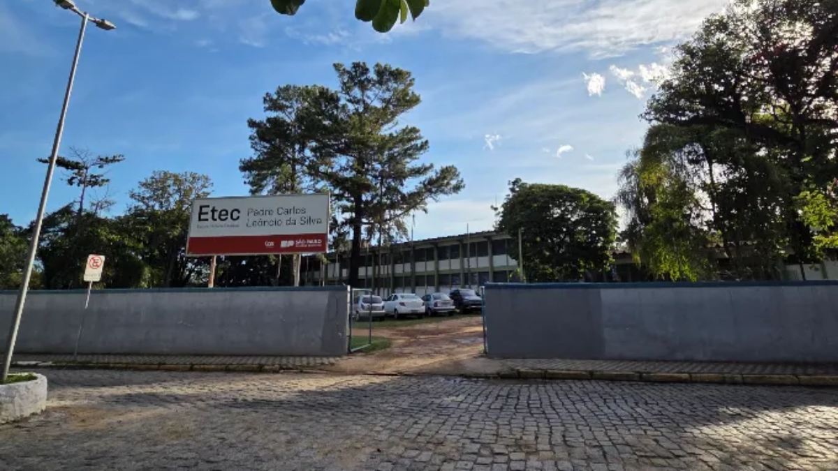 Etec de Lorena tem aulas suspensas devido a infestação de pernilongos