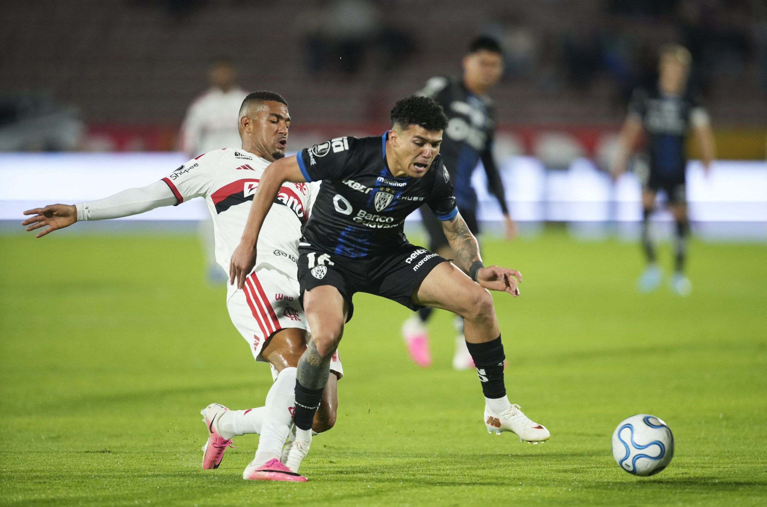 Flamengo encaminha vaga, mas lembrança contra o Del Valle liga alerta