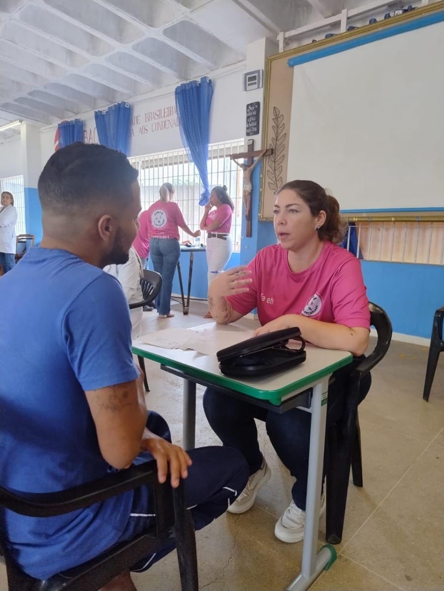 Gabriela durante atendimento na Apac de Santa Luzia, em Minas Gerais I Crédito: Arquivo Pessoal