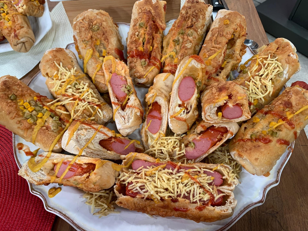 Hot-dog de forno feito pelo chef Bruno Hashimoto, no programa Melhor da Tarde, na Band (Reprodução/Melhor da Tarde/Band)