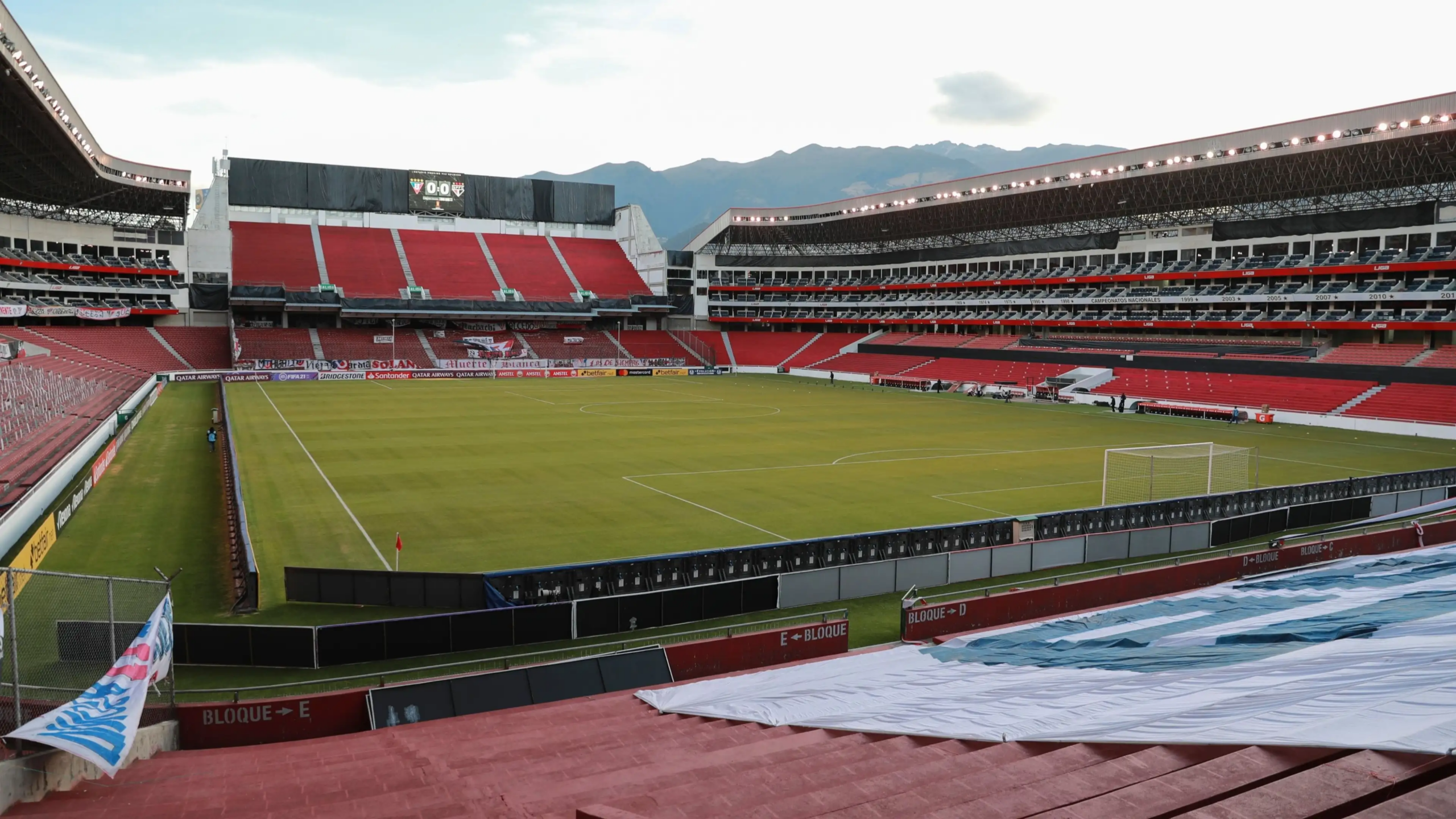 LDU e Palmeiras duelam por vaga na semi da Libertadores; ouça na BandNews FM