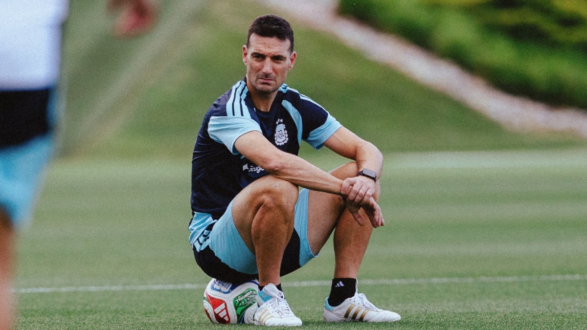 Após aposentadoria de Messi, AFA prioriza renovação de Scaloni na Argentina