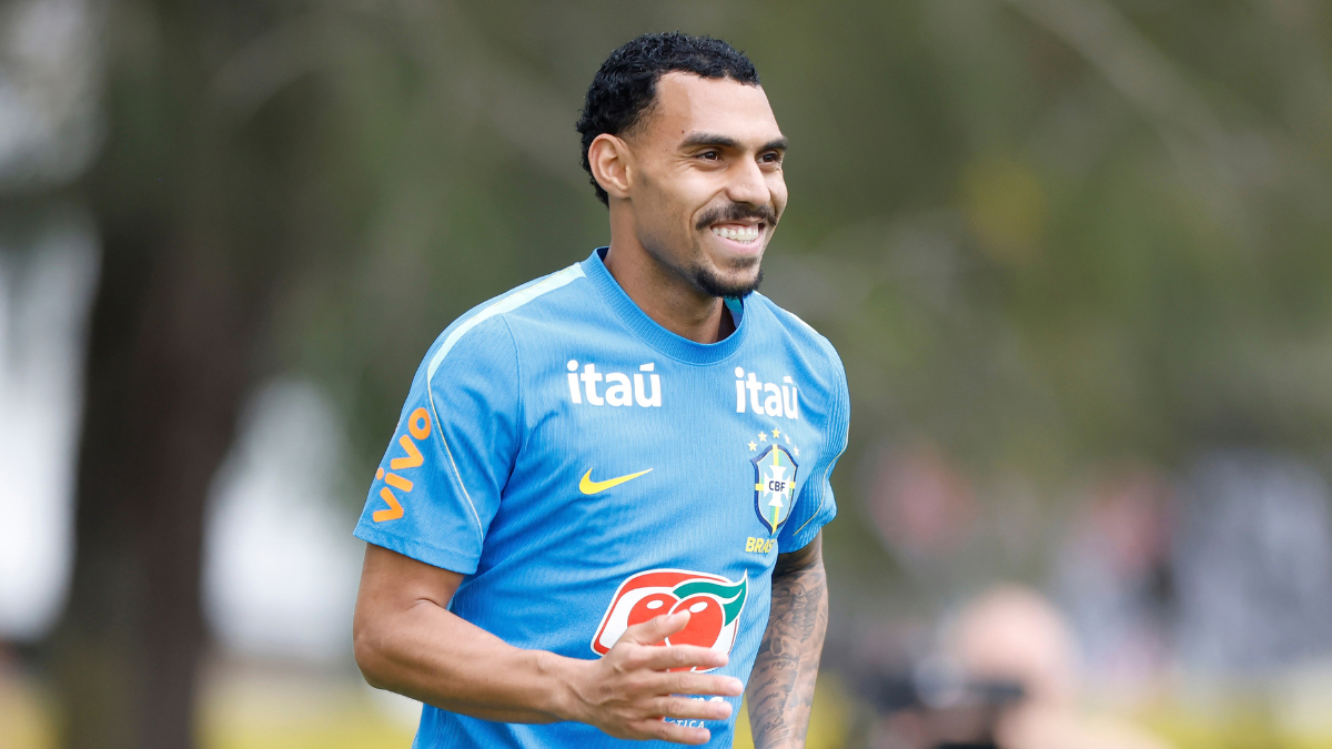 Matheuzinho projeta sequência na Seleção: 'Quero demonstrar que mereço'