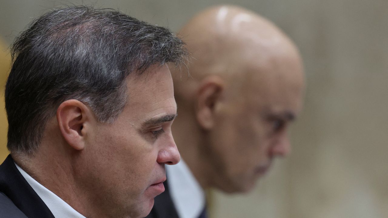 Fachin deve acolher sugestão de "separar fisicamente" Mendonça e Moraes