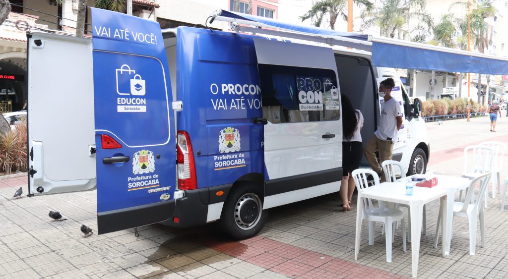 Procon Móvel oferece atendimento para renegociação de dívidas em Sorocaba