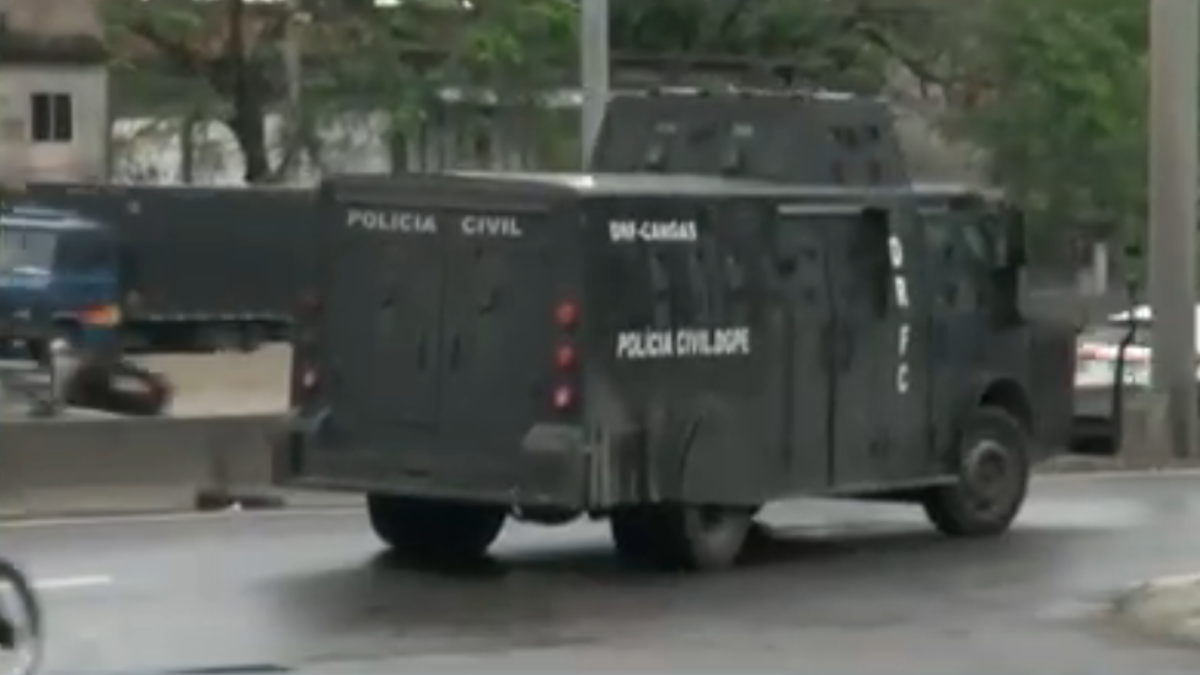 Polícia do Rio realiza operação contra quadrilha de roubo de cargas