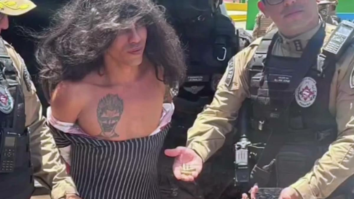 Assassino foragido é preso disfarçado com vestido e peruca na Paraíba
