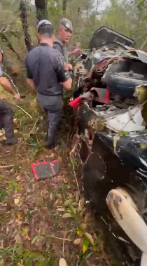 Helicóptero cai em área de mata no interior de SP; vítima acionou resgate