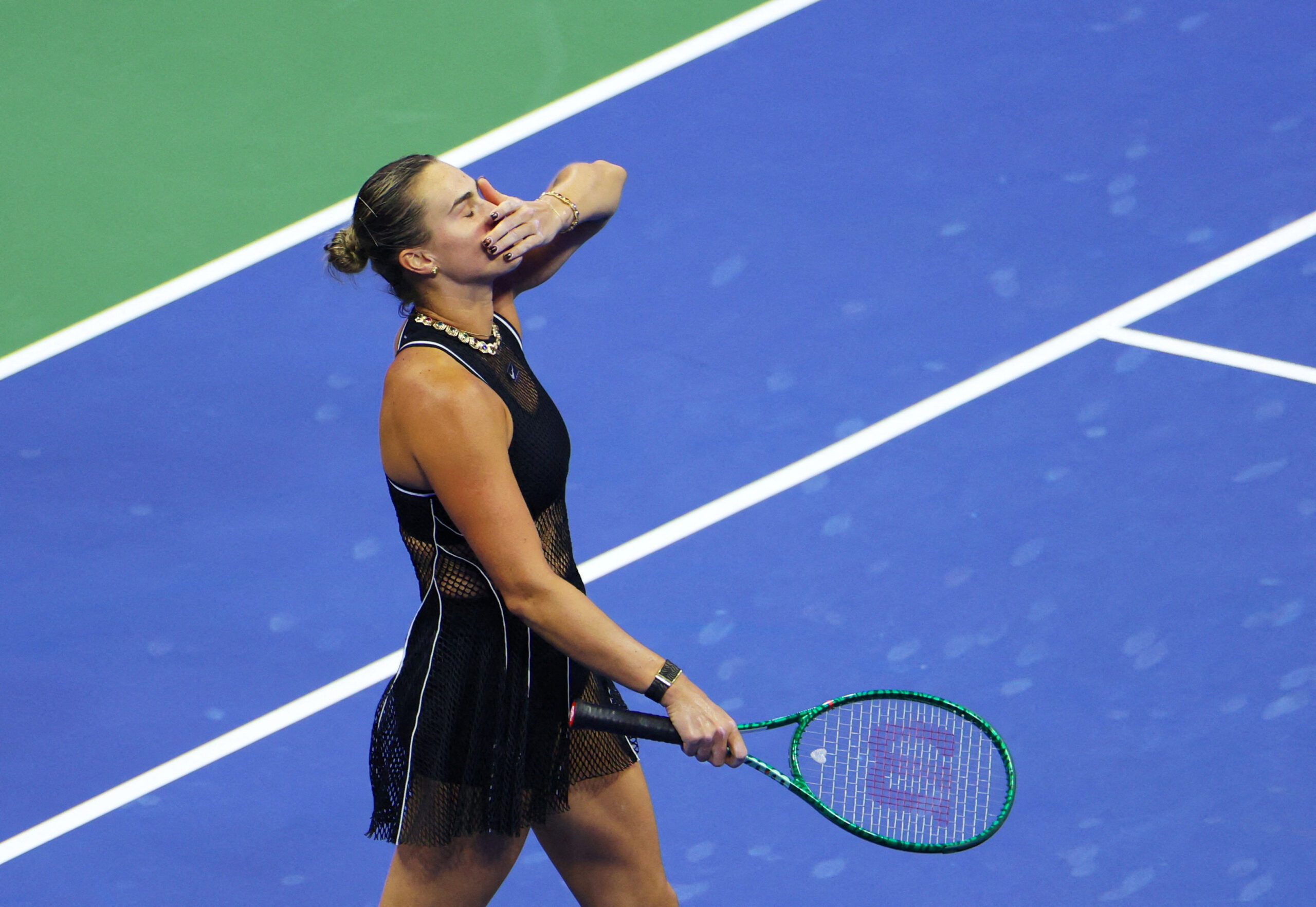 Sabalenka bate "freguesa", vai para final e quebra recorde de Djokovic