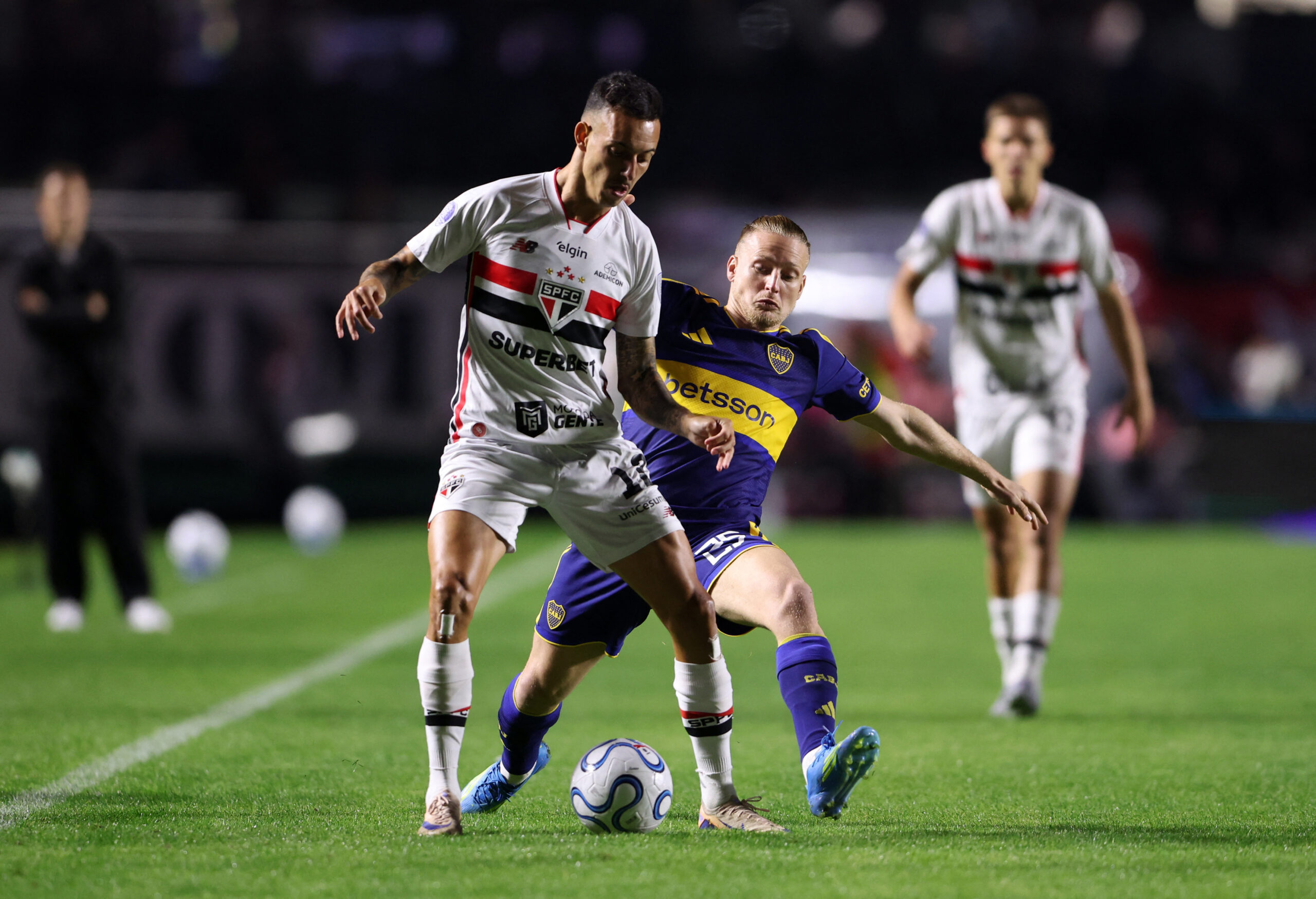 São Paulo busca classificação na Sul-Americana contra o Boca; ouça na RB