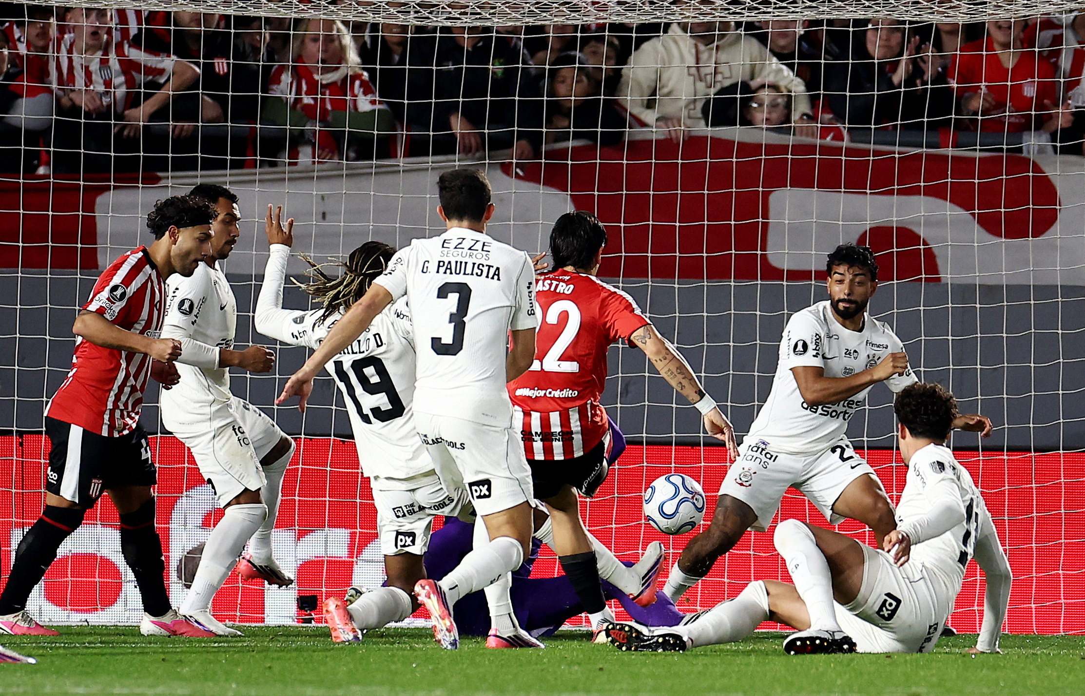 Corinthians pega Estudiantes nas 4ªs da Libertadores; ouça na RB
