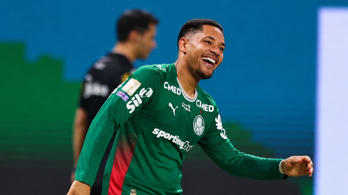 Palmeiras vence o São Paulo e reassume a liderança; veja os gols