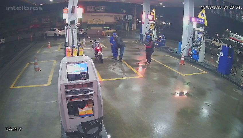 Homem preso por roubar posto em Angra é suspeito de outro assalto