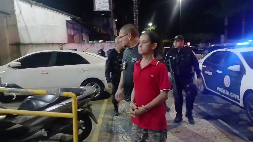 Mulher é presa por envolvimento na morte de homem em Angra
