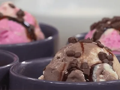 Bolo de xícara com sorvete | Band Receitas