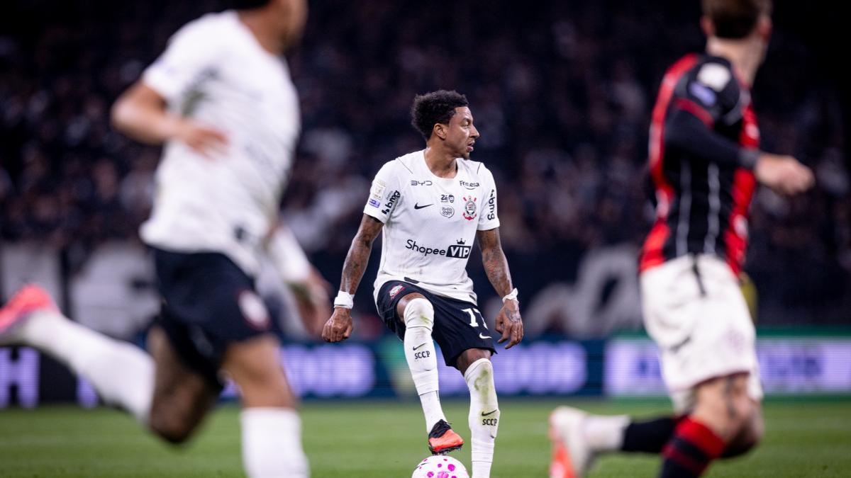 Atacante do Corinthians sofre fraturas e vira desfalque para Seedorf