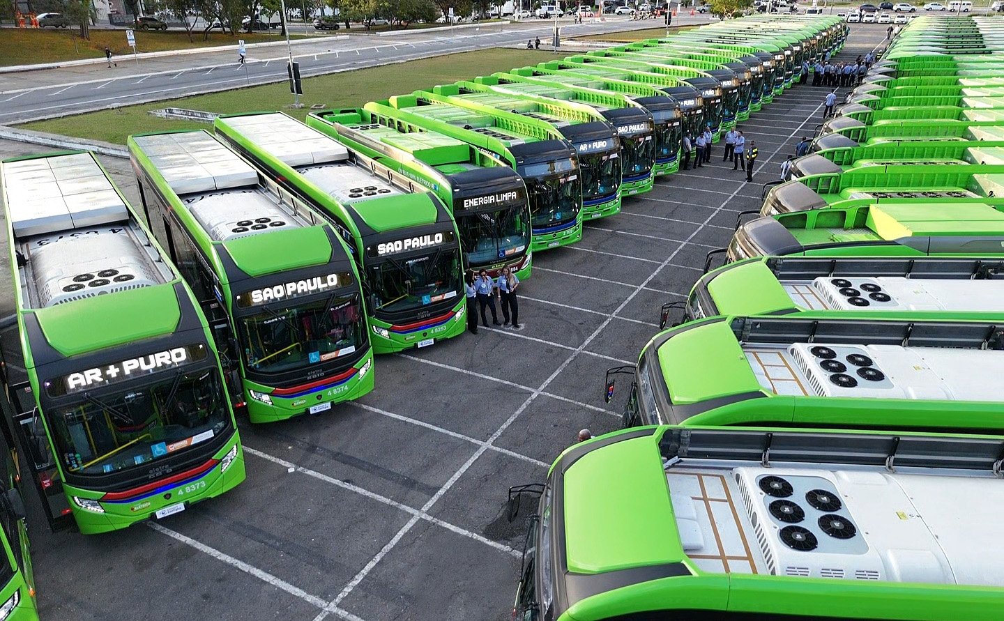 Parlamentares denunciam corte de 40% nos ônibus de SP durante o 2º turno
