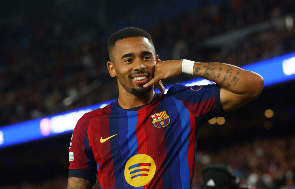 Gabriel Jesus comemora gol pelo Barcelona