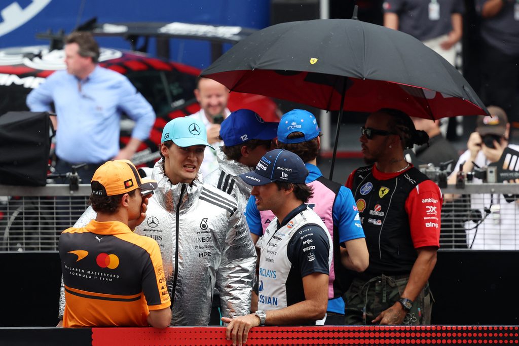 Pilotos durante o GP do Bahrein na Malásia
