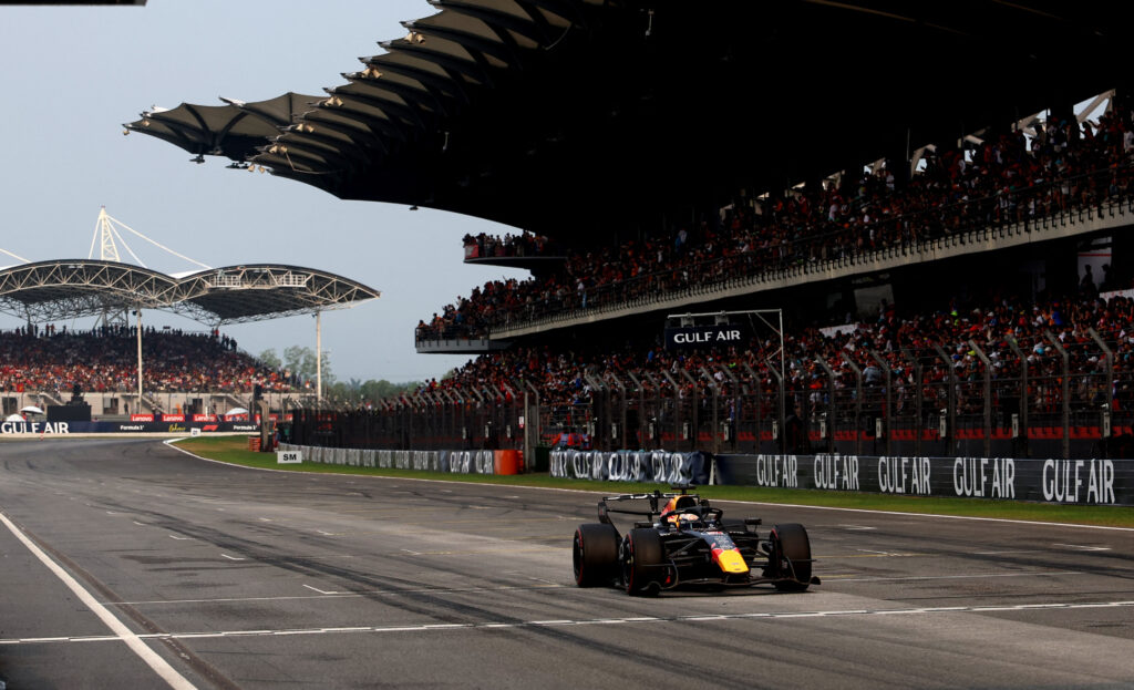 Max Verstappen vence o GP do Bahrein na Malásia