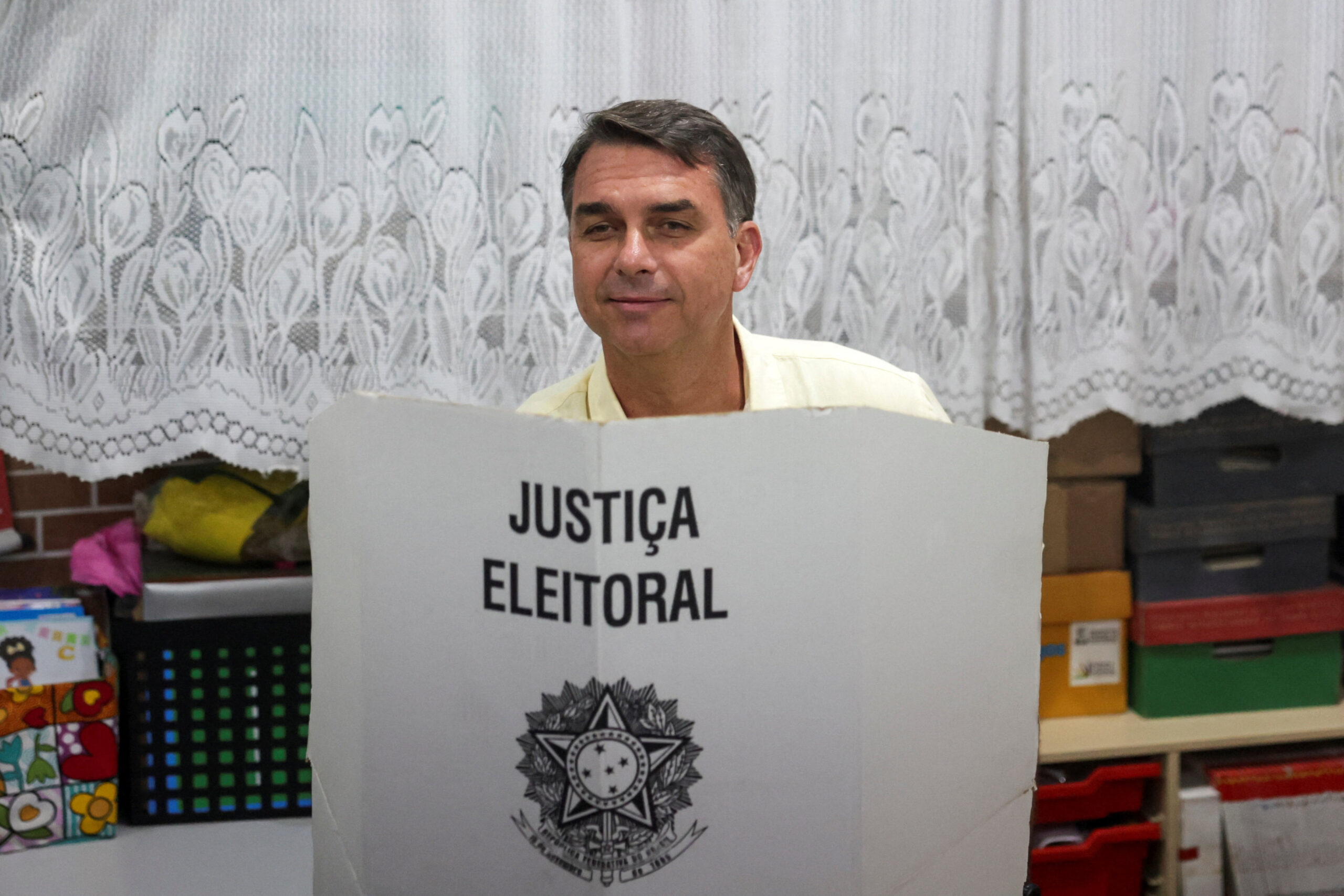 Qual a agenda e como Flávio Bolsonaro gastará capital político
