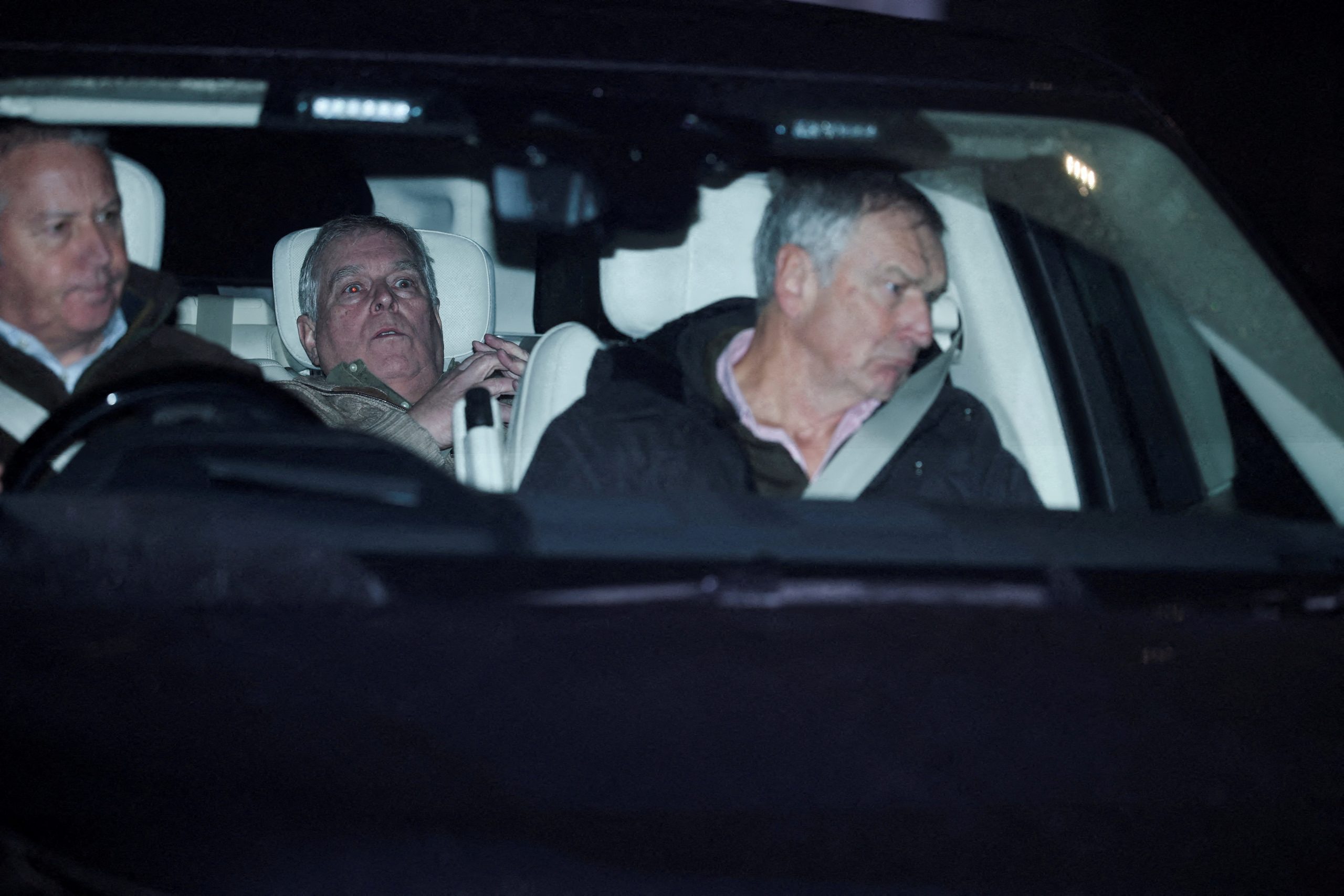 Ex-príncipe Andrew pede anulação de mandados de busca ligados a Epstein
