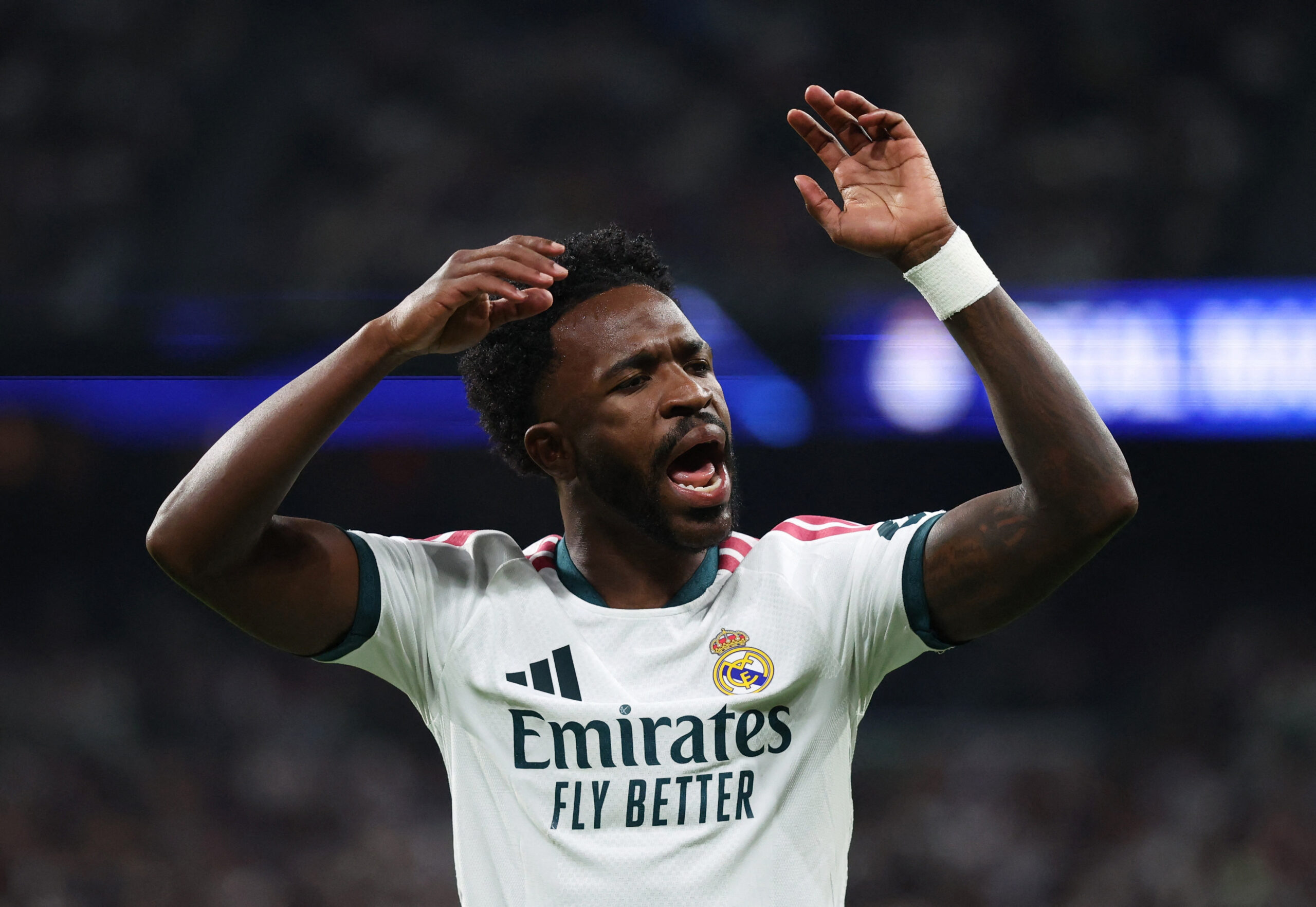 Súmula complica Vini Jr após expulsão pelo Real Madrid; entenda