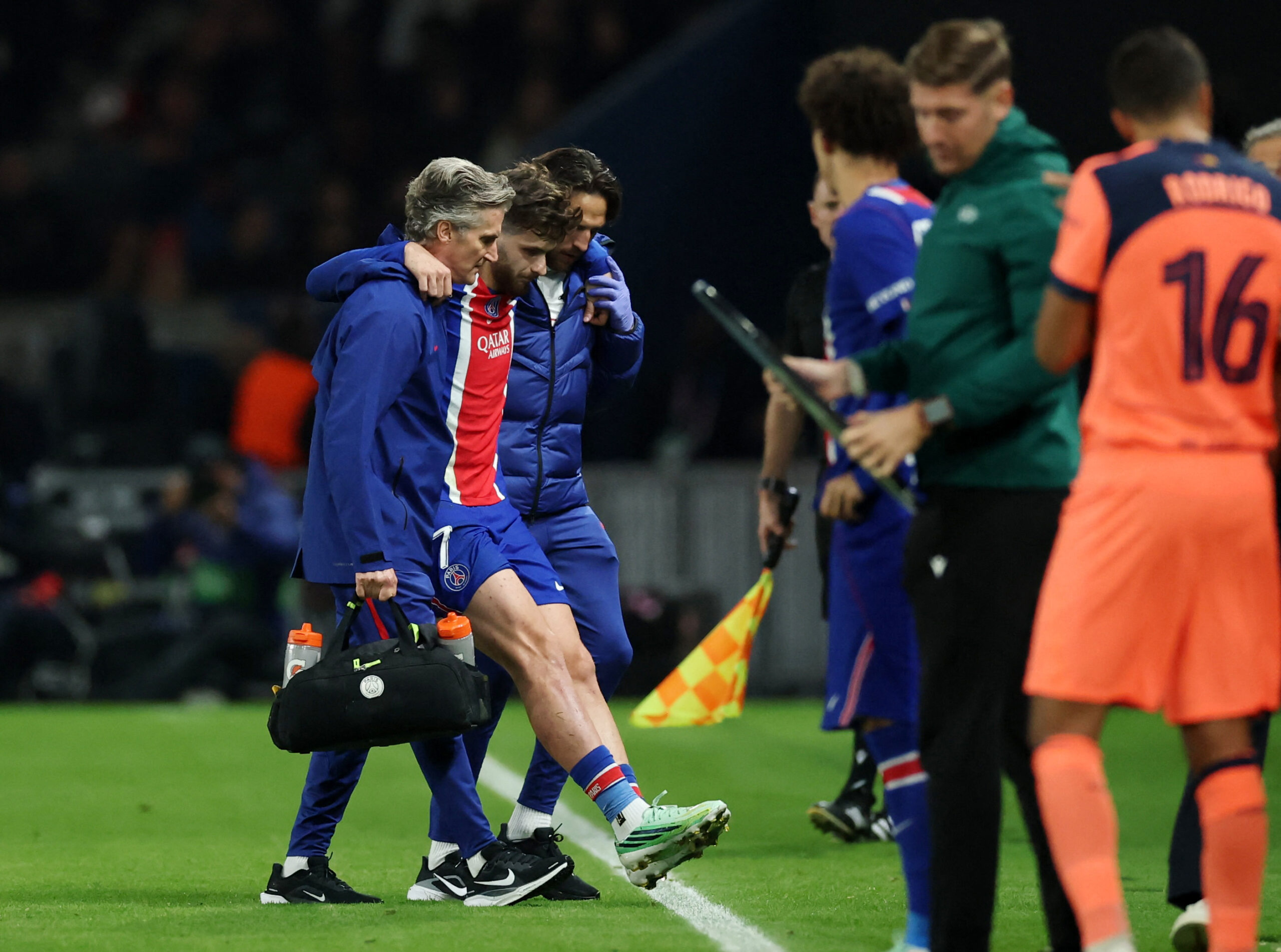 Craque do PSG rompe ligamento do joelho e passará por cirurgia