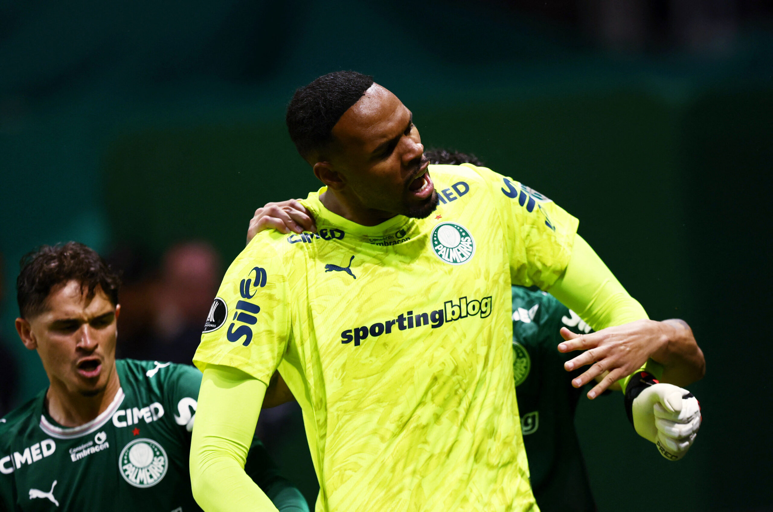 Com 1 ano de Palmeiras, Carlos Miguel iguala Weverton; veja os números