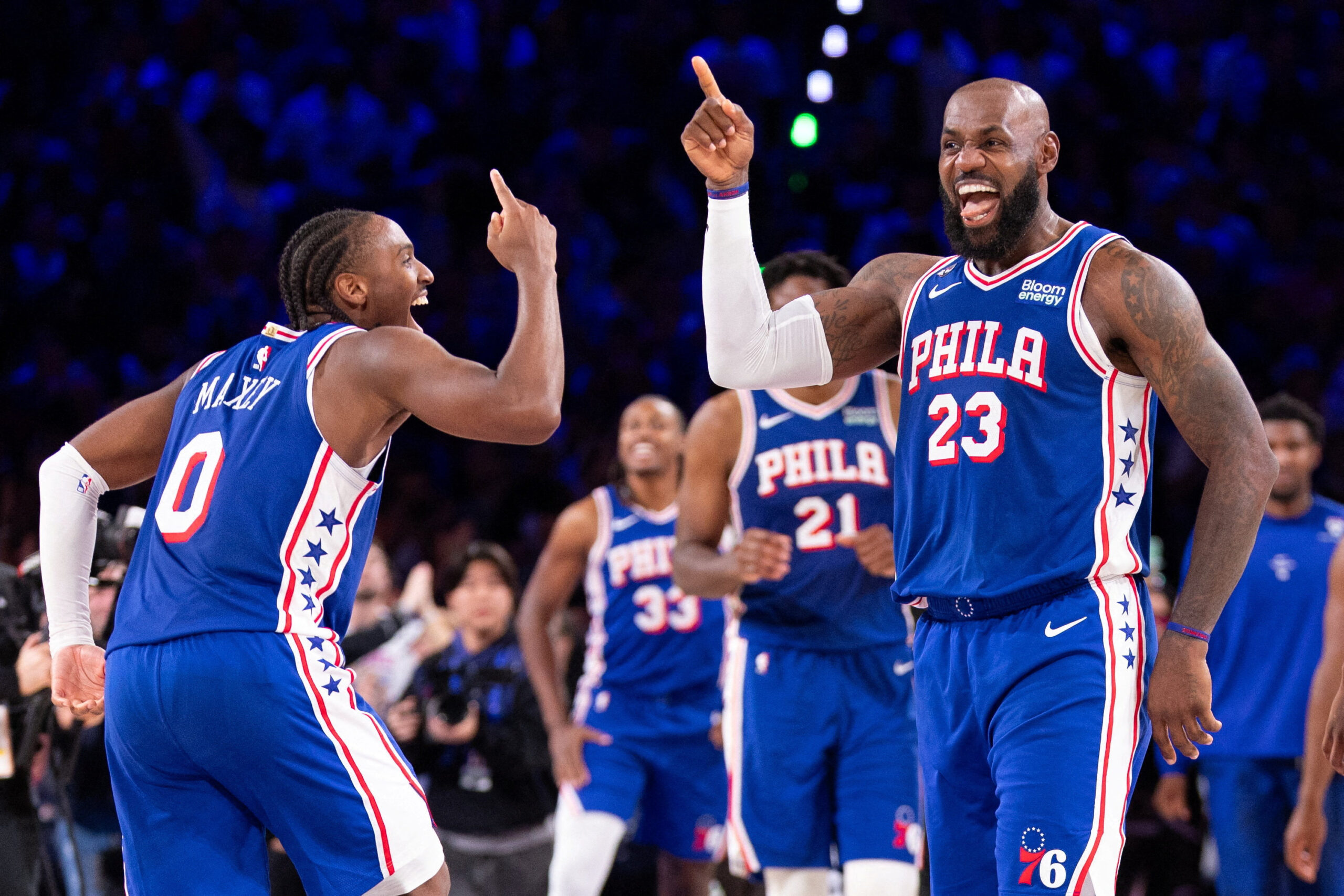 NBA: LeBron James estreia em casa e ajuda 76ers a vencer ex-clube