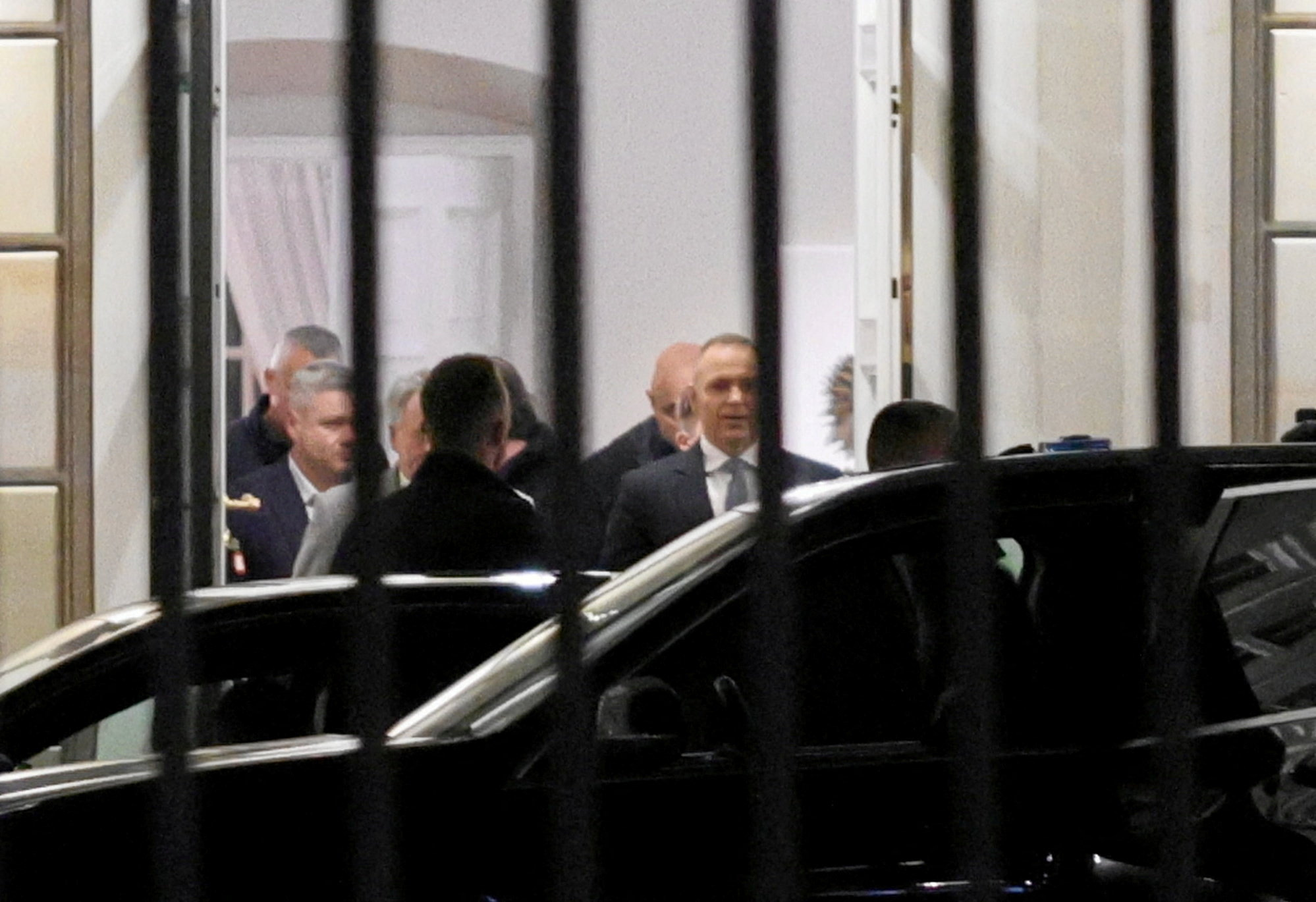 Presidente da Polônia denuncia violação constitucional e convoca reunião