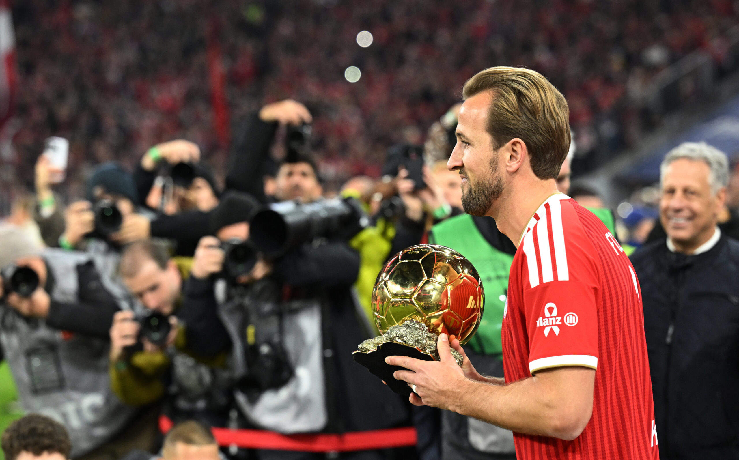 Bola de Ouro, Kane perde pênalti e Bayern sofre empate do Borussia no fim