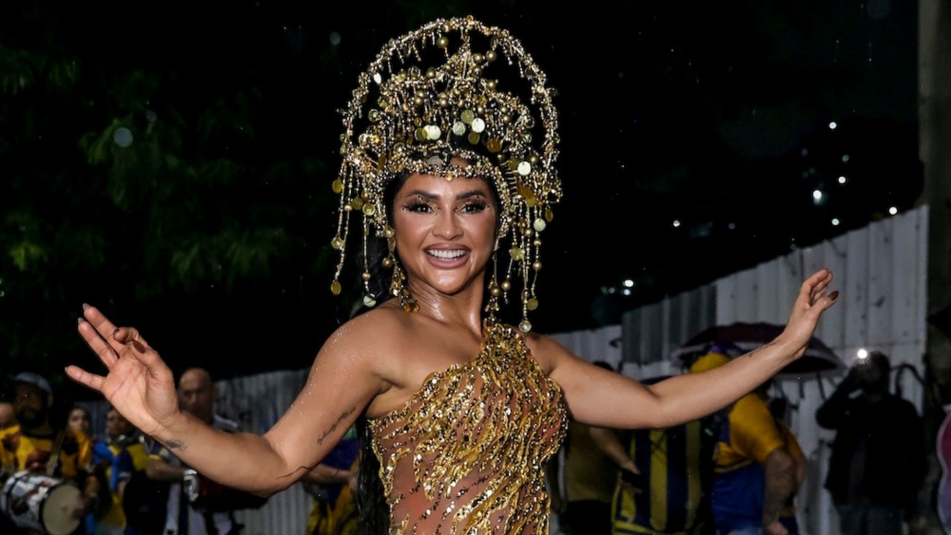 Mileide Mihaile faz retorno oficial ao posto de rainha da Unidos da Tijuca