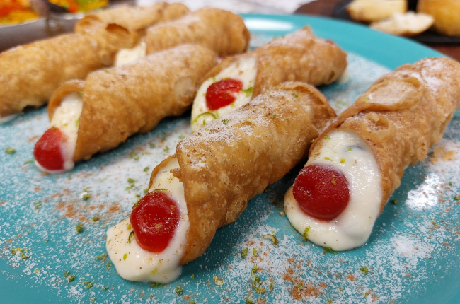 Cannoli é sobremesa crocante que fica pronta em 10 minutos; aprenda a fazer