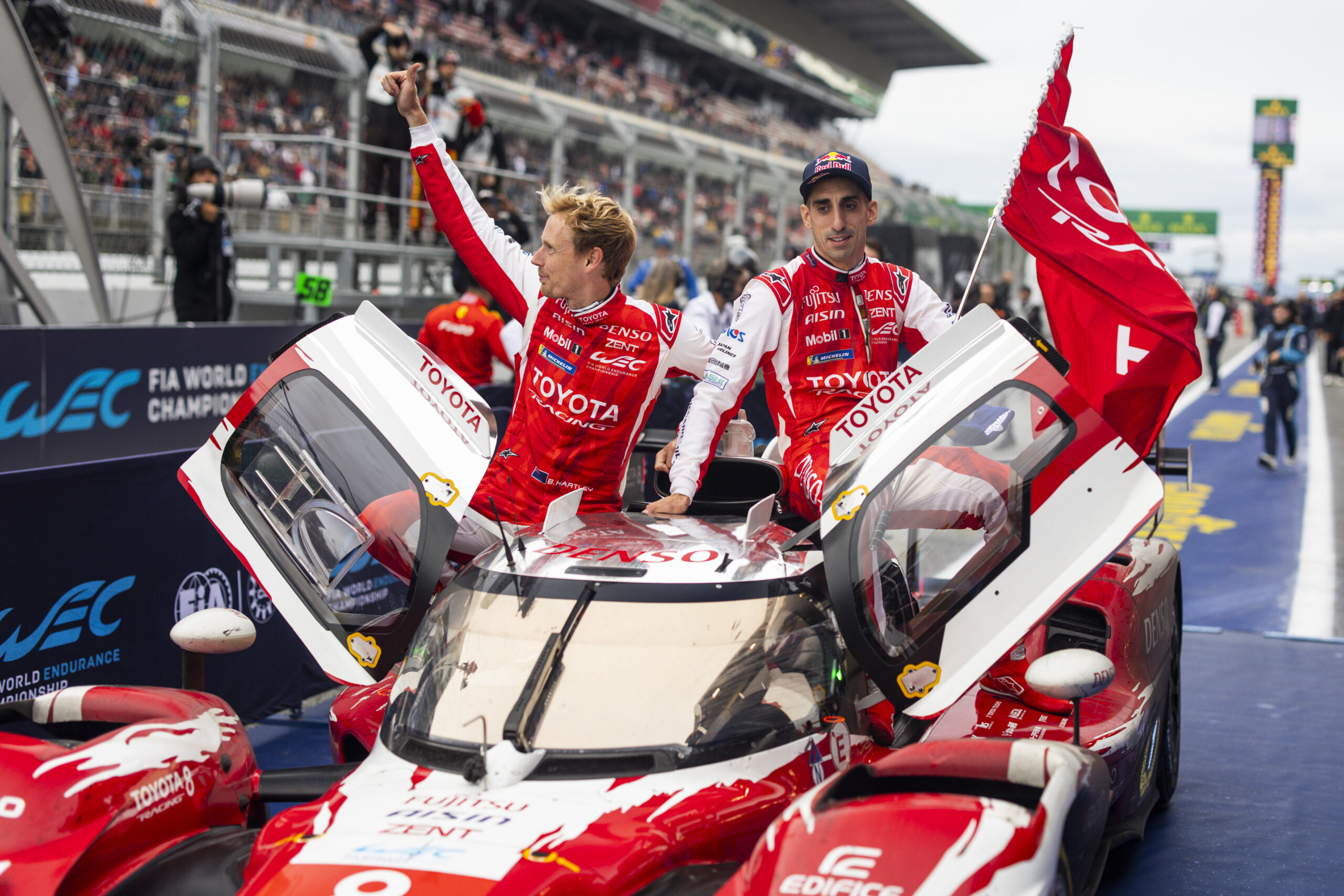 Toyota conquista título do WEC com dobradinha em Barcelona