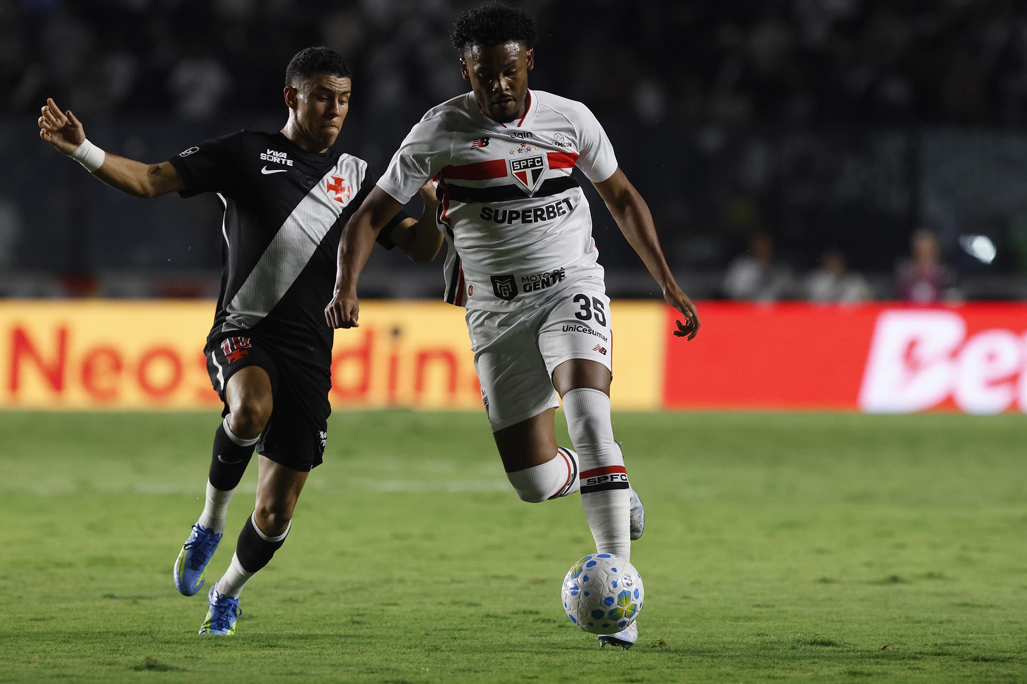São Paulo x Vasco: escalações definidas para duelo pelo Brasileirão