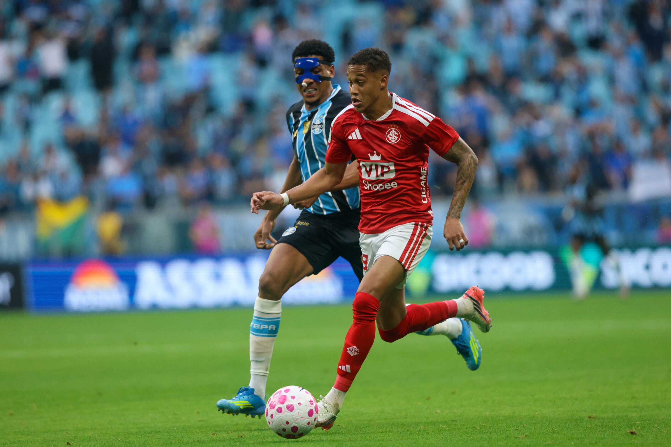 Herói do empate no Grenal lamenta Grêmio no Z-4: "Não merece essa posição"