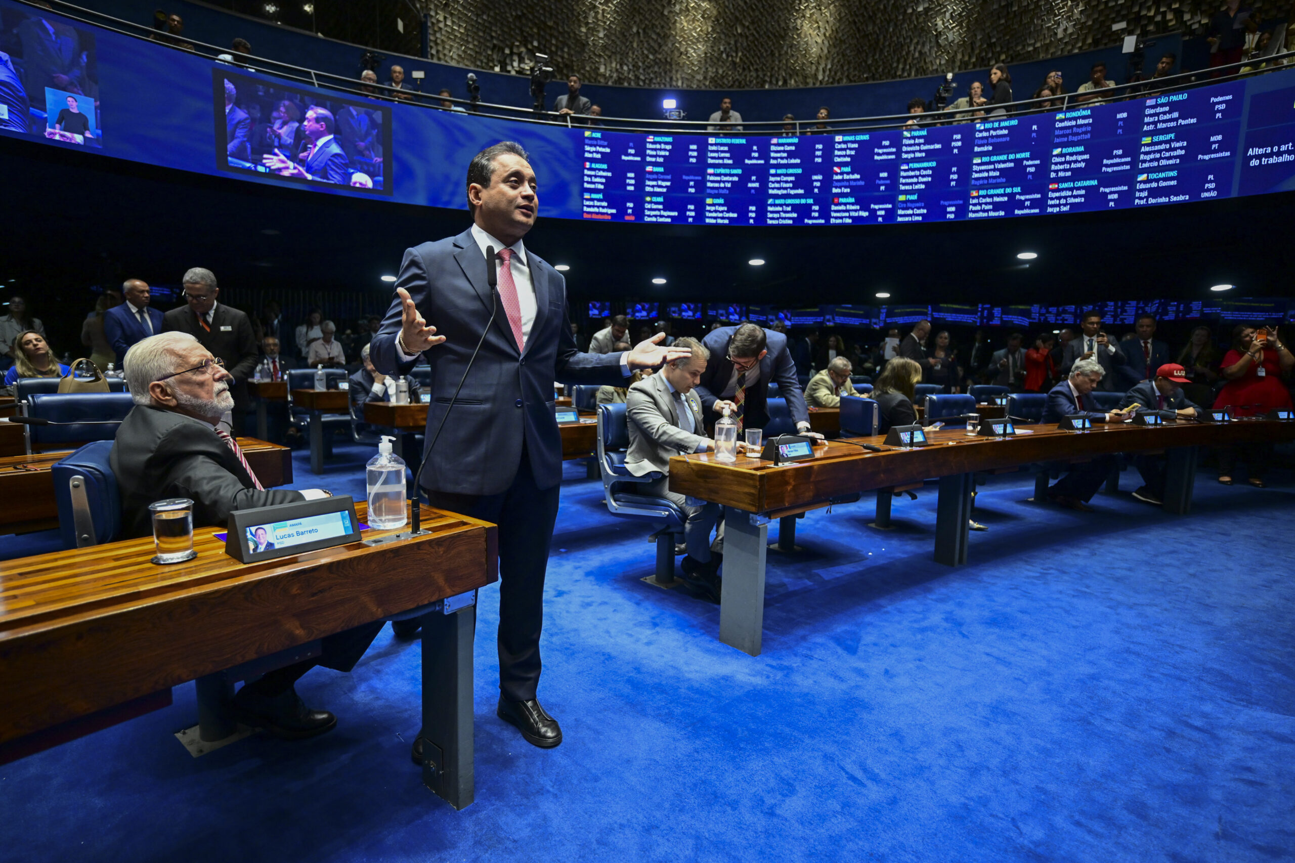 Fim da escala 6x1 pode passar por mudanças no novo Congresso