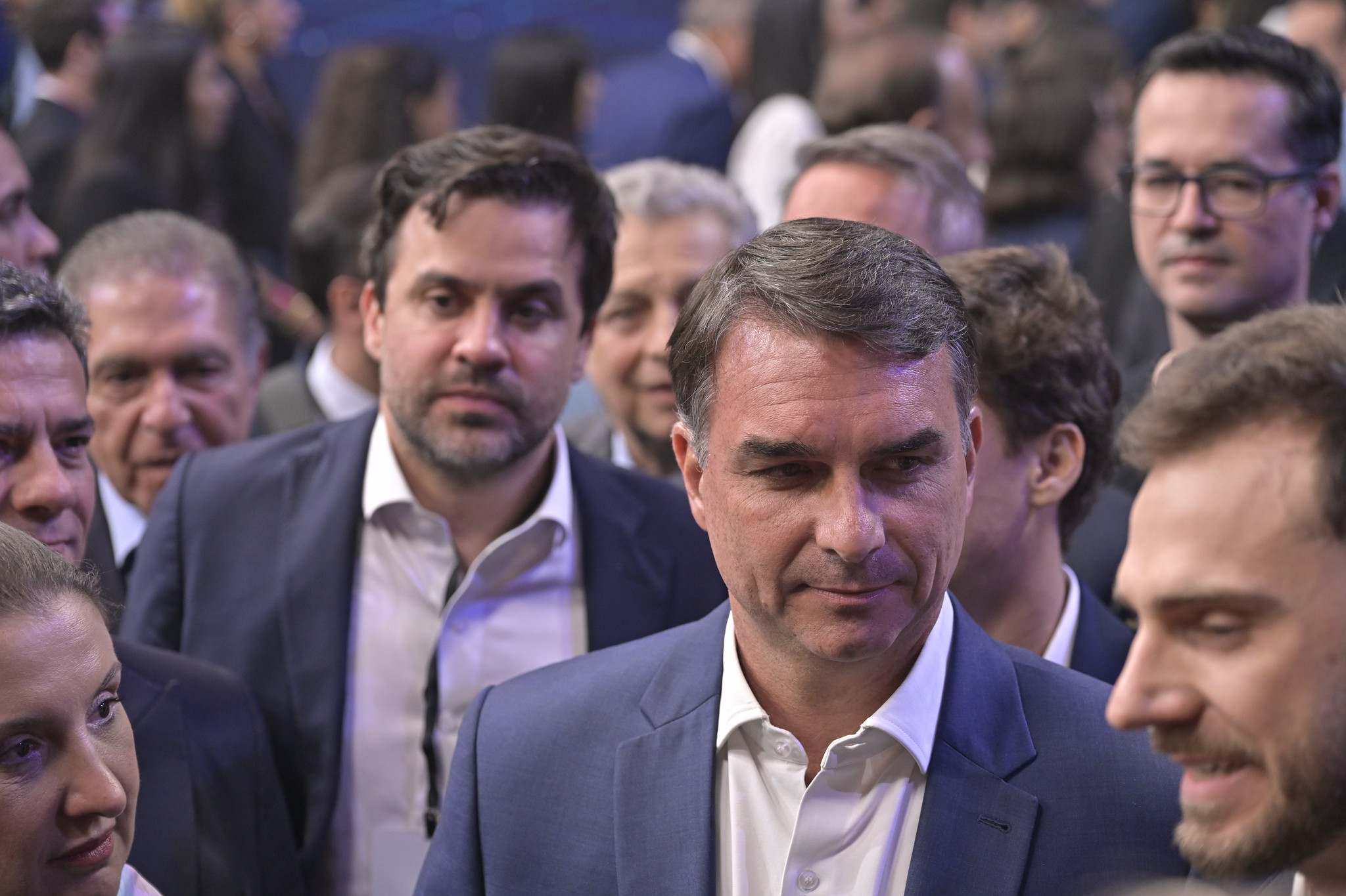 Marçal reúne 500 influencers por "onda espontânea" pró-Flávio e contra PT