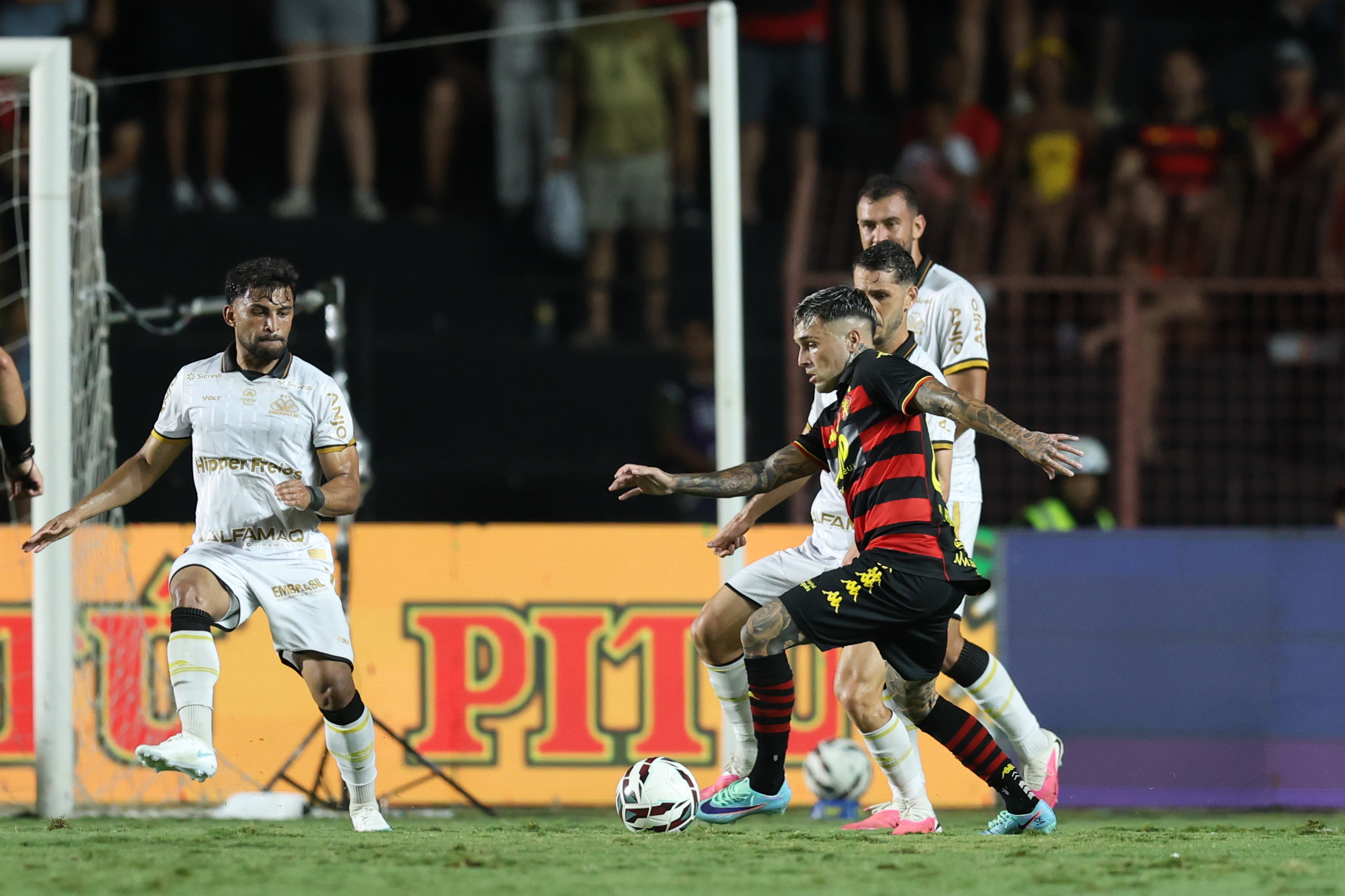 Sport bate Criciúma com dois gols de ex-Corinthians e cola no G6 da Série B