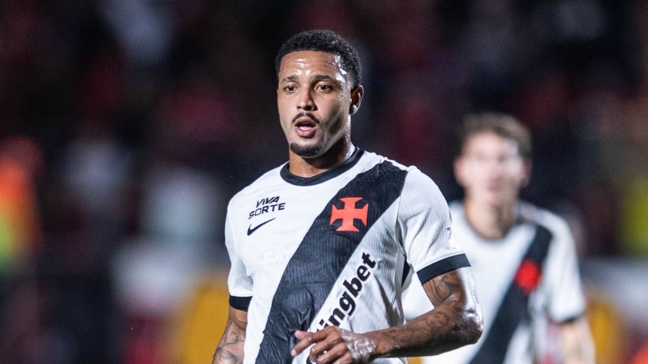 Polícia pede passaporte de atacante do Vasco DVD, investigado por tráfico
