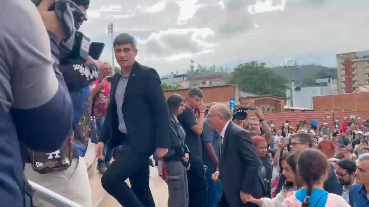 Geraldo Alckmin chega a Aparecida durante celebrações do 12 de outubro