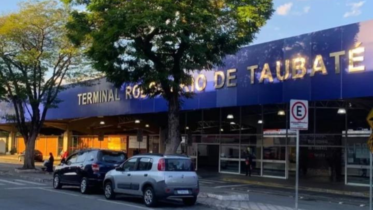 Obra interdita trecho em frente à Rodoviária Nova de Taubaté por 30 dias